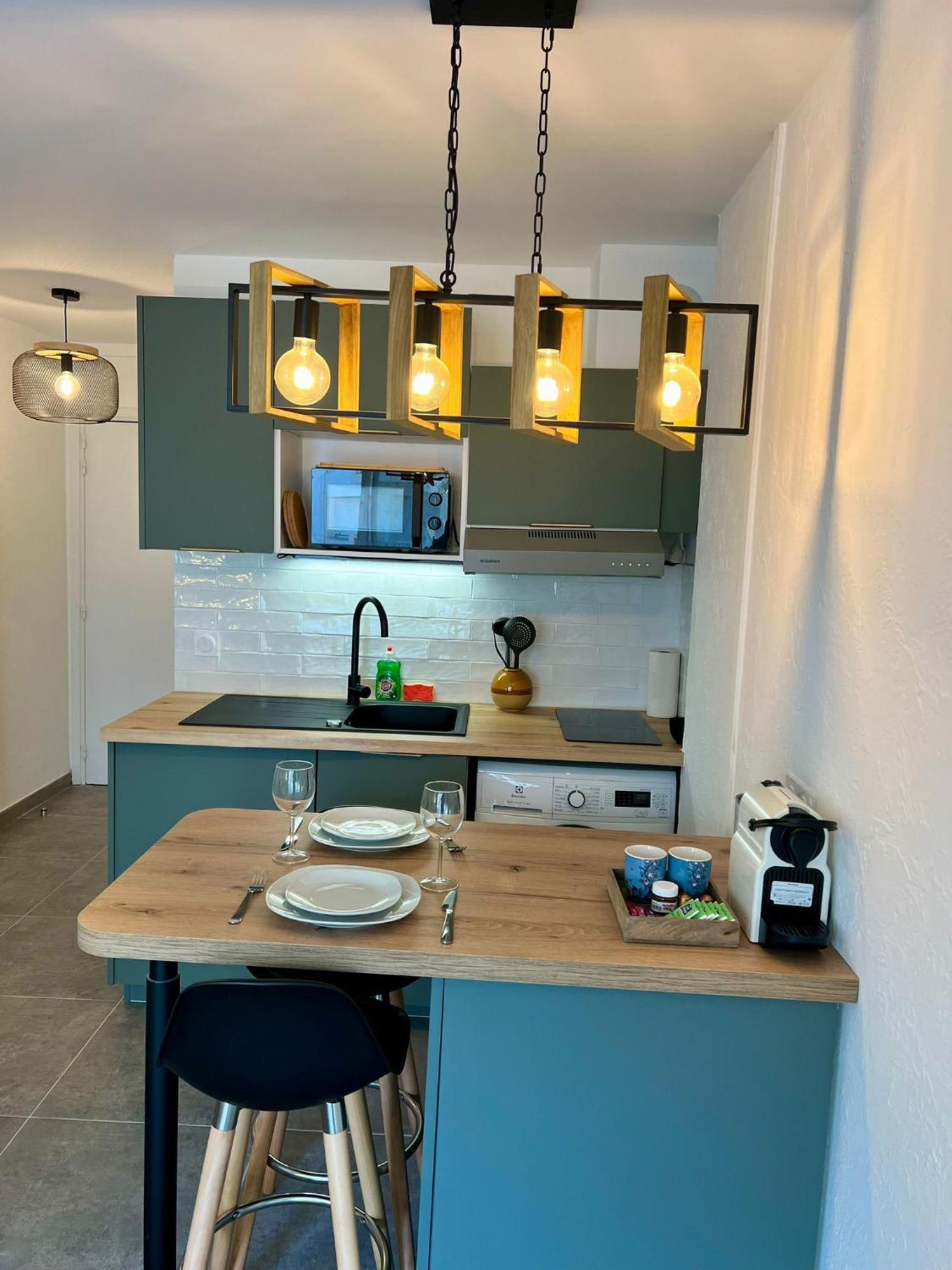 Studio Climatise, Cosy Et Calme Au Centre Ville Antibes Exteriör bild