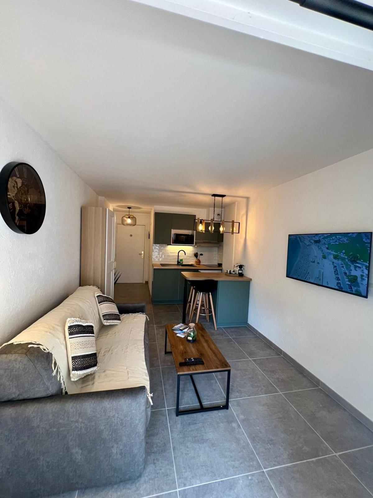 Studio Climatise, Cosy Et Calme Au Centre Ville Antibes Exteriör bild