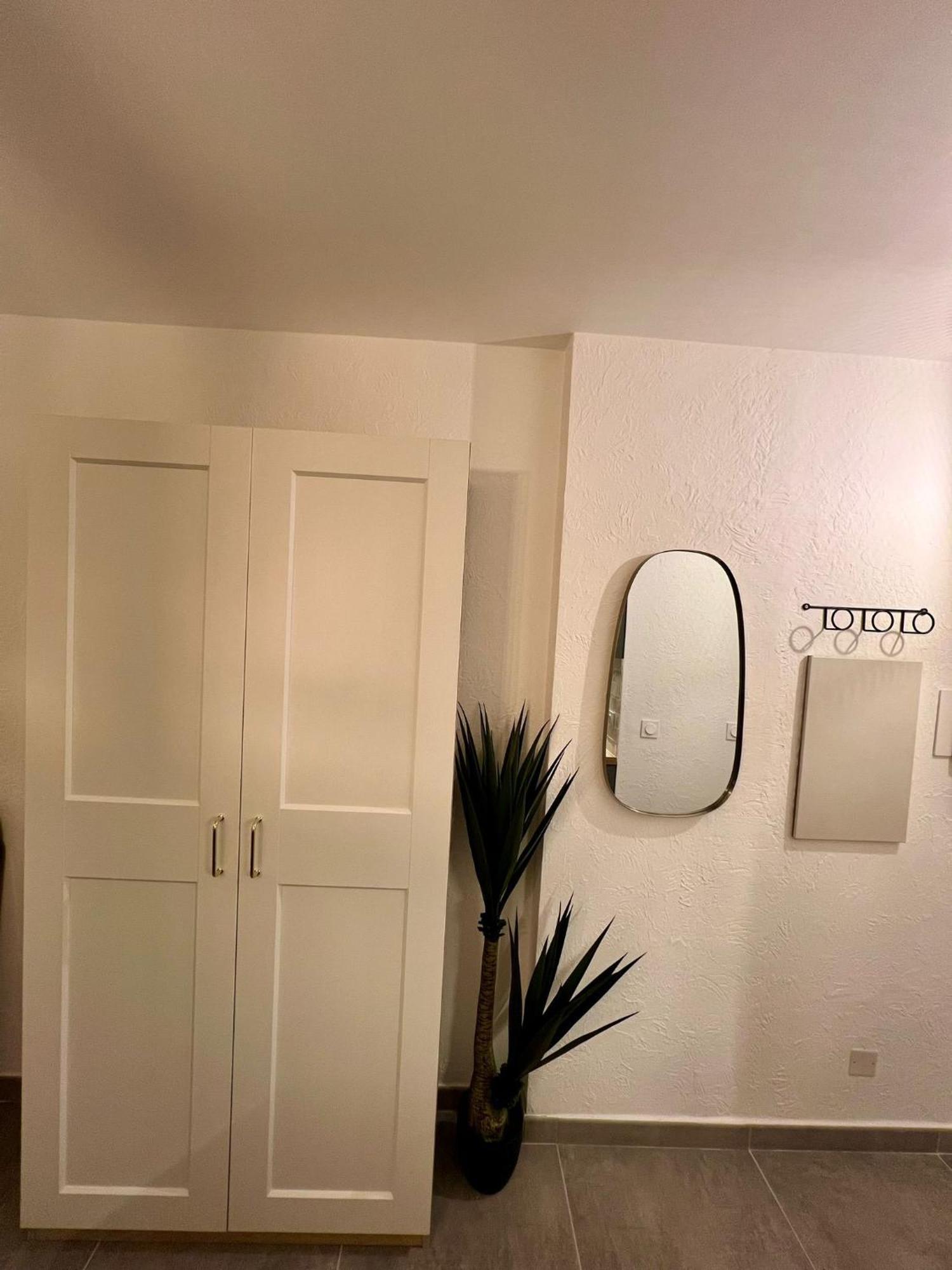 Studio Climatise, Cosy Et Calme Au Centre Ville Antibes Exteriör bild