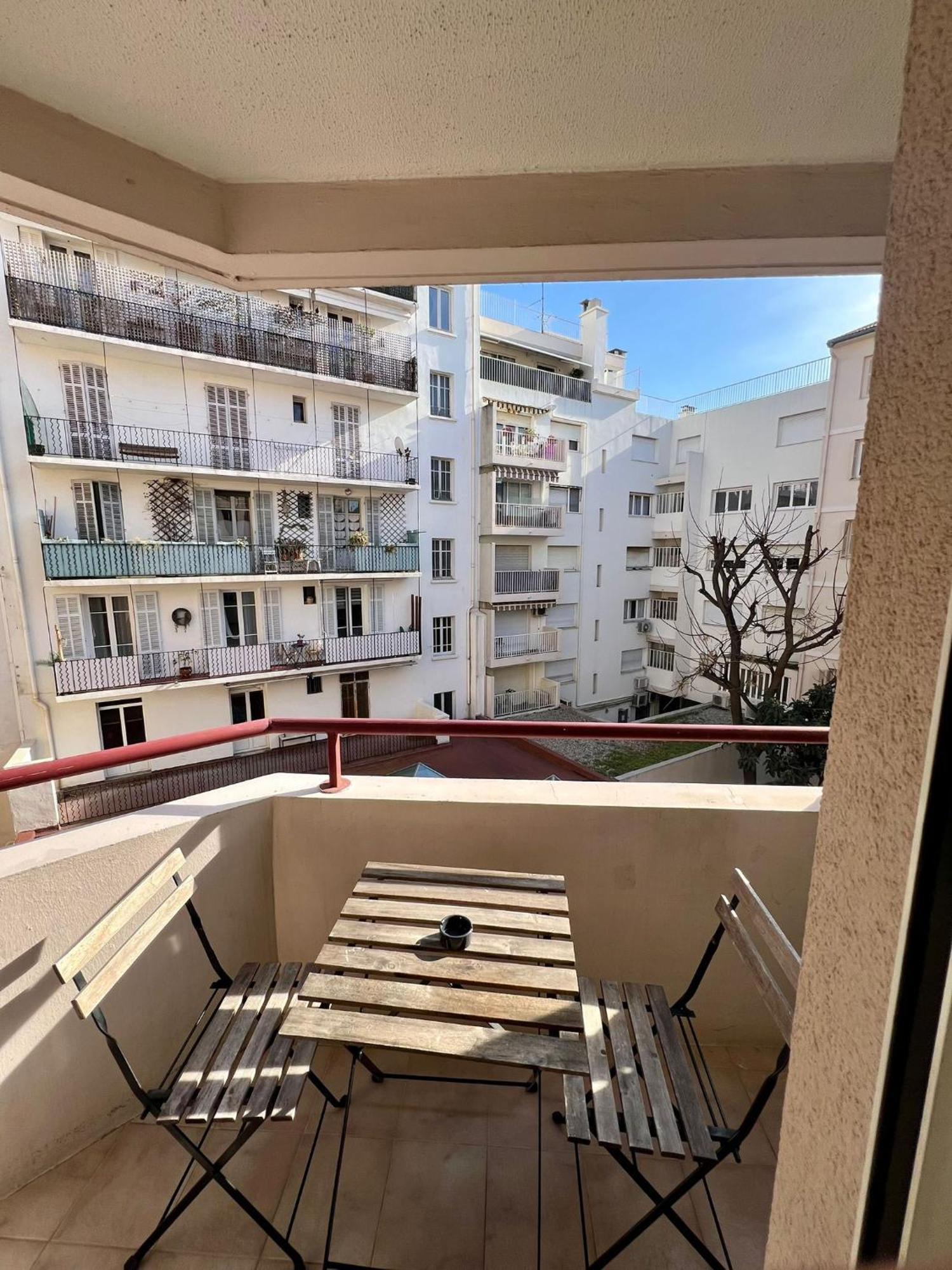 Studio Climatise, Cosy Et Calme Au Centre Ville Antibes Exteriör bild